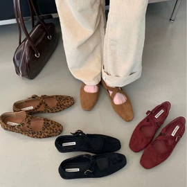 女式皮靴;高跟凉鞋;女式时装单鞋