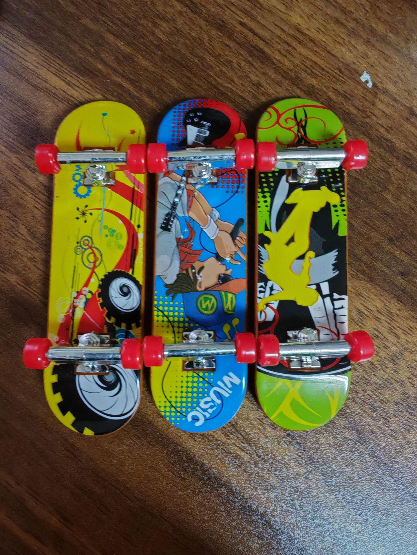 손끝 스케이트보드의 전기도금 버전 [컬러 랜덤]]