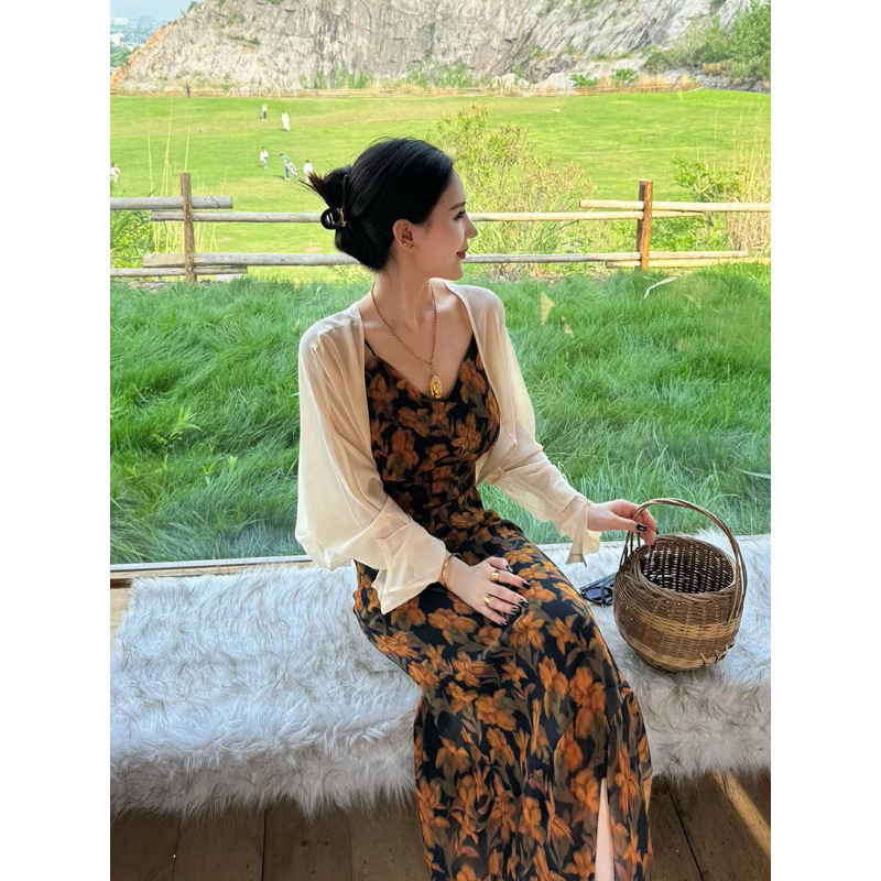 高冷御姐风黑色碎花吊带连衣裙风情万种的裙子今年流行漂亮套装裙|undefined