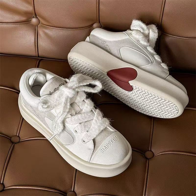 2025 Niche Design Heart-Shaped Sneakers for Men and Women, Height-Increasing Thick-Soled White Shoes, Couple's Trendy Casual Bread Shoes 2025 Niche Design Heart-Shaped Sneakers for Men and Women, Height-Increasing Thick-Soled White Shoes, Couple's Trendy Casual Bread Shoes