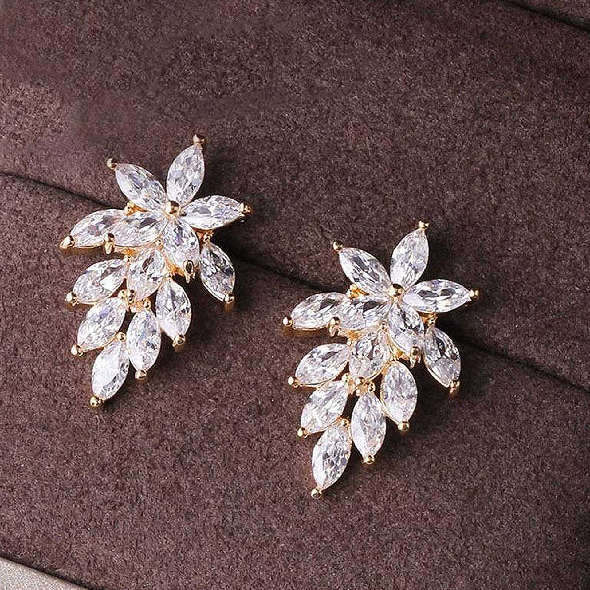 Mode Fleur Le Cuivre Boucles D'oreilles Fleur Zircon Boucles D'oreilles En Cuivre display picture 5