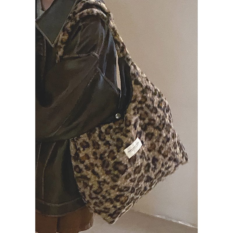 Brown leopard print