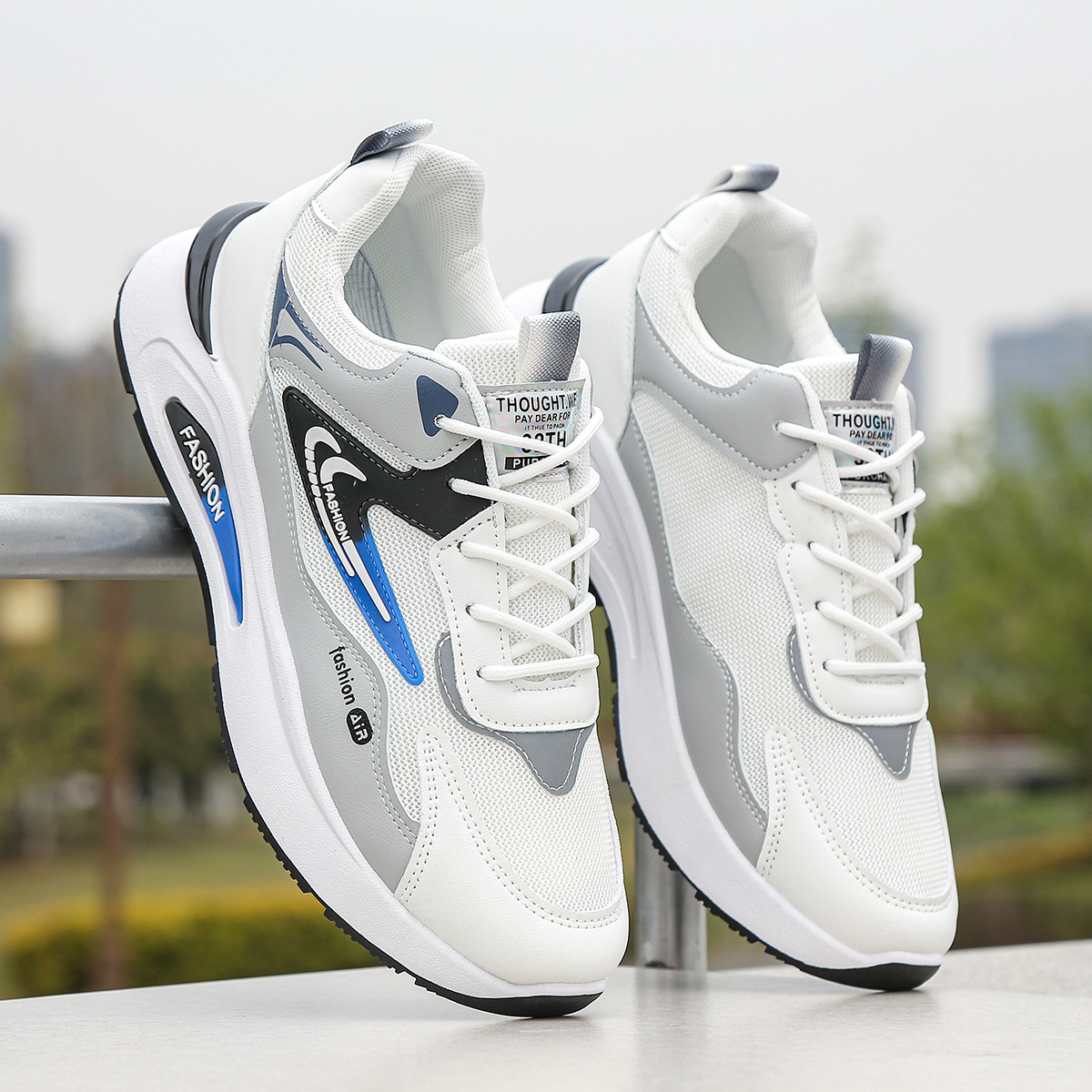 Otoño e invierno para hombres nuevos zapatos de papá de suela gruesa zapatos deportivos de malla modelos de pareja zapatillas de deporte de moda cabello de una pieza