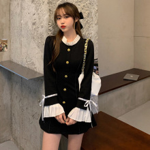 秋季赫本风连衣裙修身显瘦黑色a字裙设计感单排扣别致小黑裙