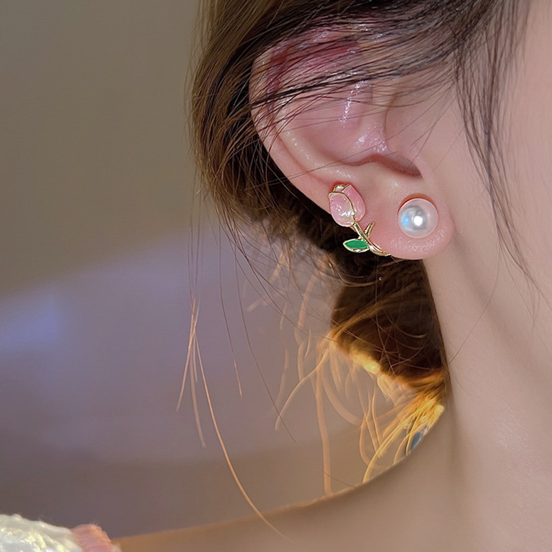 Pendientes de perlas, pendientes de estilo caliente, lujo ligero, pendientes simples de celebridades de Internet, accesorios de Yiwu, venta al por mayor