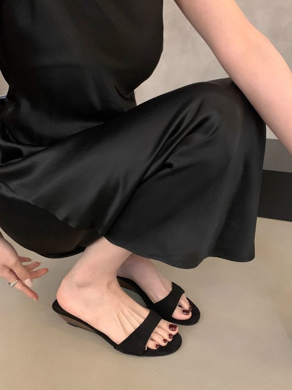 女性用ウェッジヒールオープントゥスリッパ、夏用アウターハイヒール、フランス製の美しいサンダル|undefined