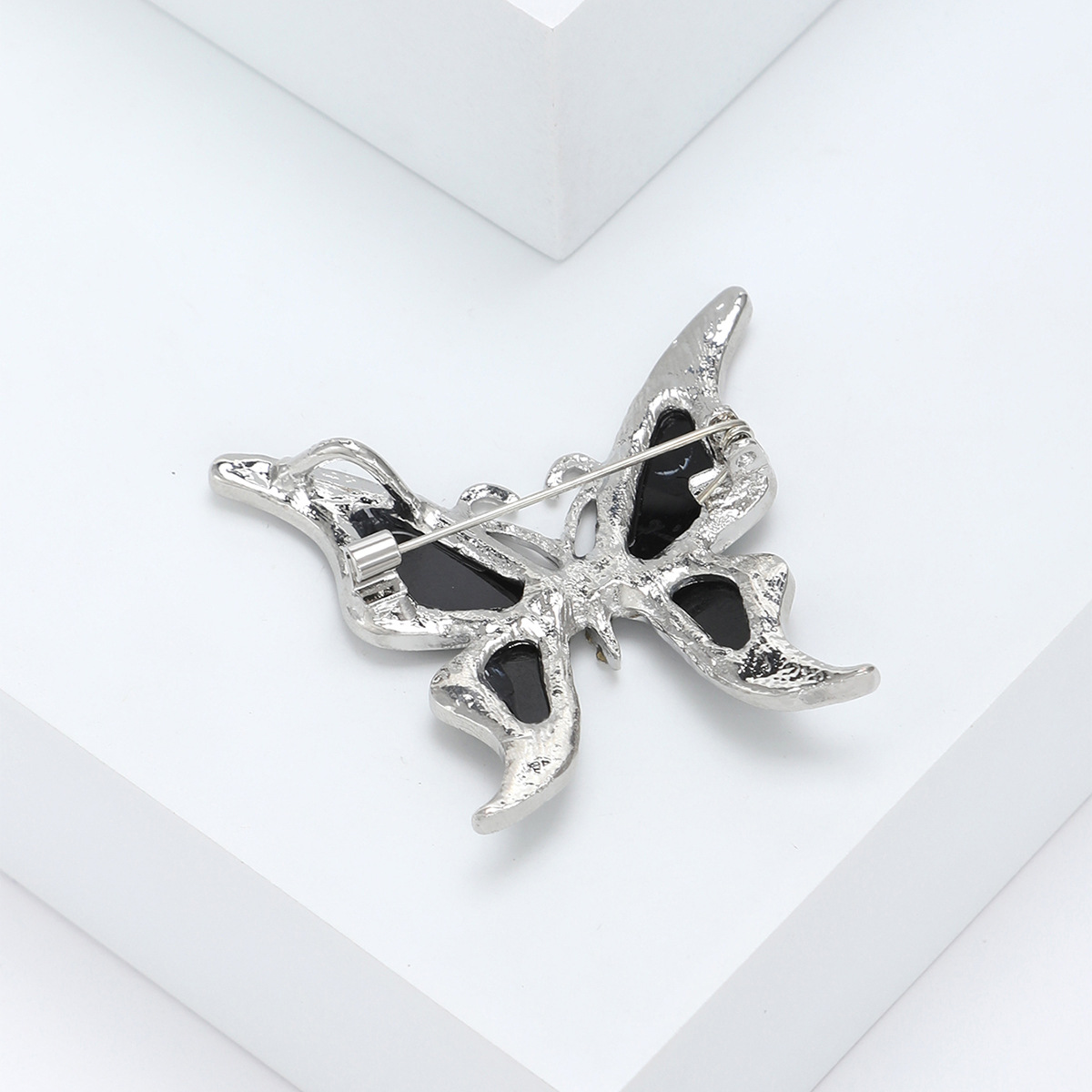 Women's Gender Inlay Design Retro Pin Butterfly Alloy Inlay Rhinestones Shell Women's Brooches