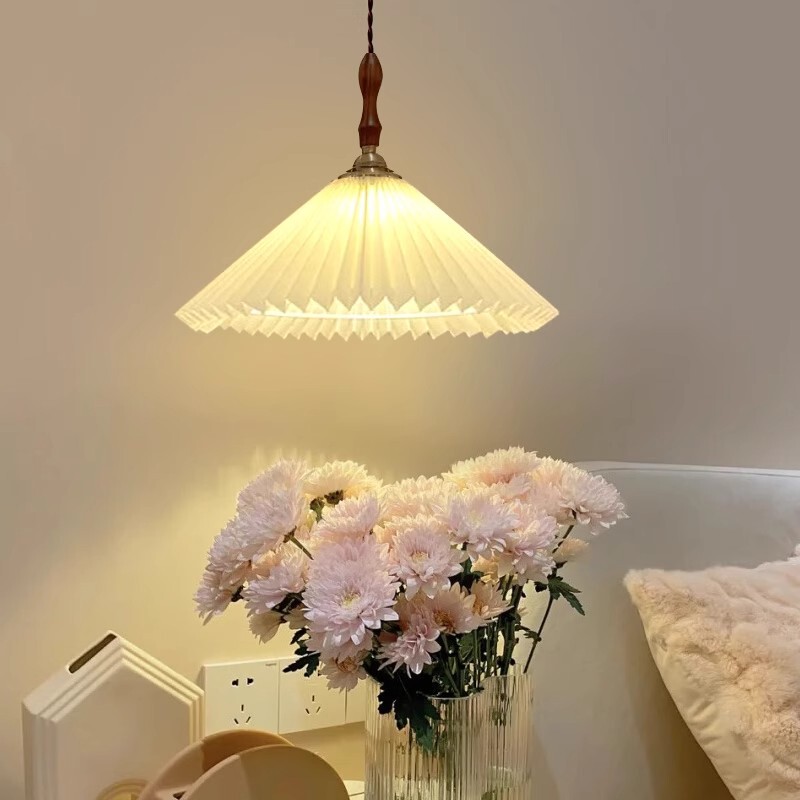 Japanese Style Vintage Restaurant Hanging Lamp Solid Wood Bar Table Tea Room Brass Pleated Wood Art Homestay Bedroom Bedside Lamp Japanese Style Vintage Restaurant Hanging Lamp Solid Wood Bar Table Tea Room Brass Pleated Wood Art Homestay Bedroom Bedside Lamp
