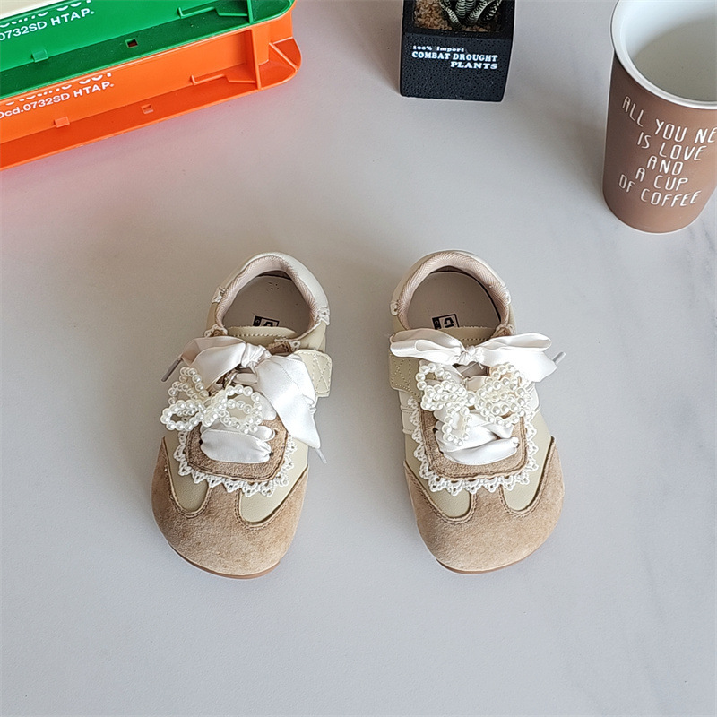 Scarpe sportive con perle e pizzo per neonate e bimbe_voghion.com