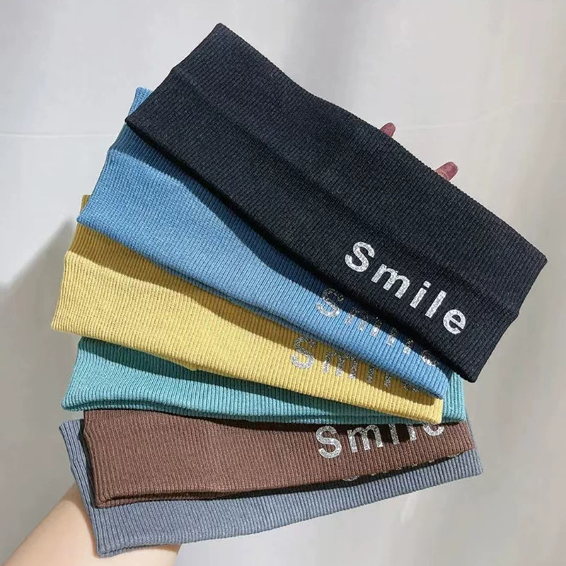 Модный повседневный живой спортивный стиль носить дикую повязку для волос