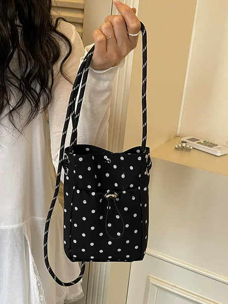 Korean-style ins polka dot niche backpack for women, 2026 new model, high-end and stylish, suitable for students and commuting, lightweight small backpack