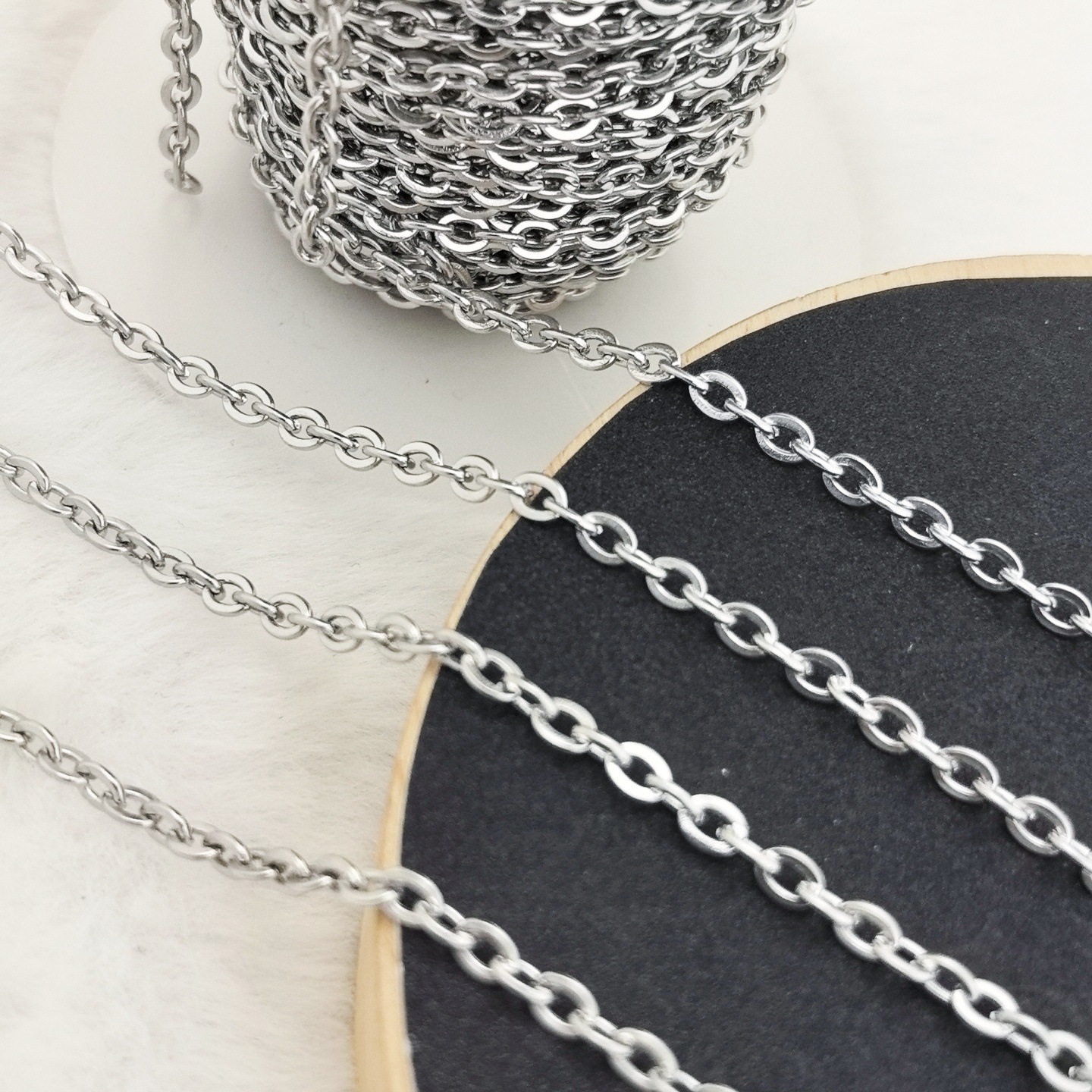 304ステンレス角線十字o型唇チタン鋼チェーンdiyネックレスブレスレット眼鏡鎖飾り卸売り