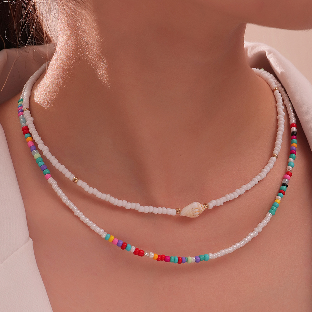 Nz2230 New Style Handmade Beaded Contrast Color Bead Necklace Fresh Pastoral Style Shell Necklace Clavicle Chain display picture 1