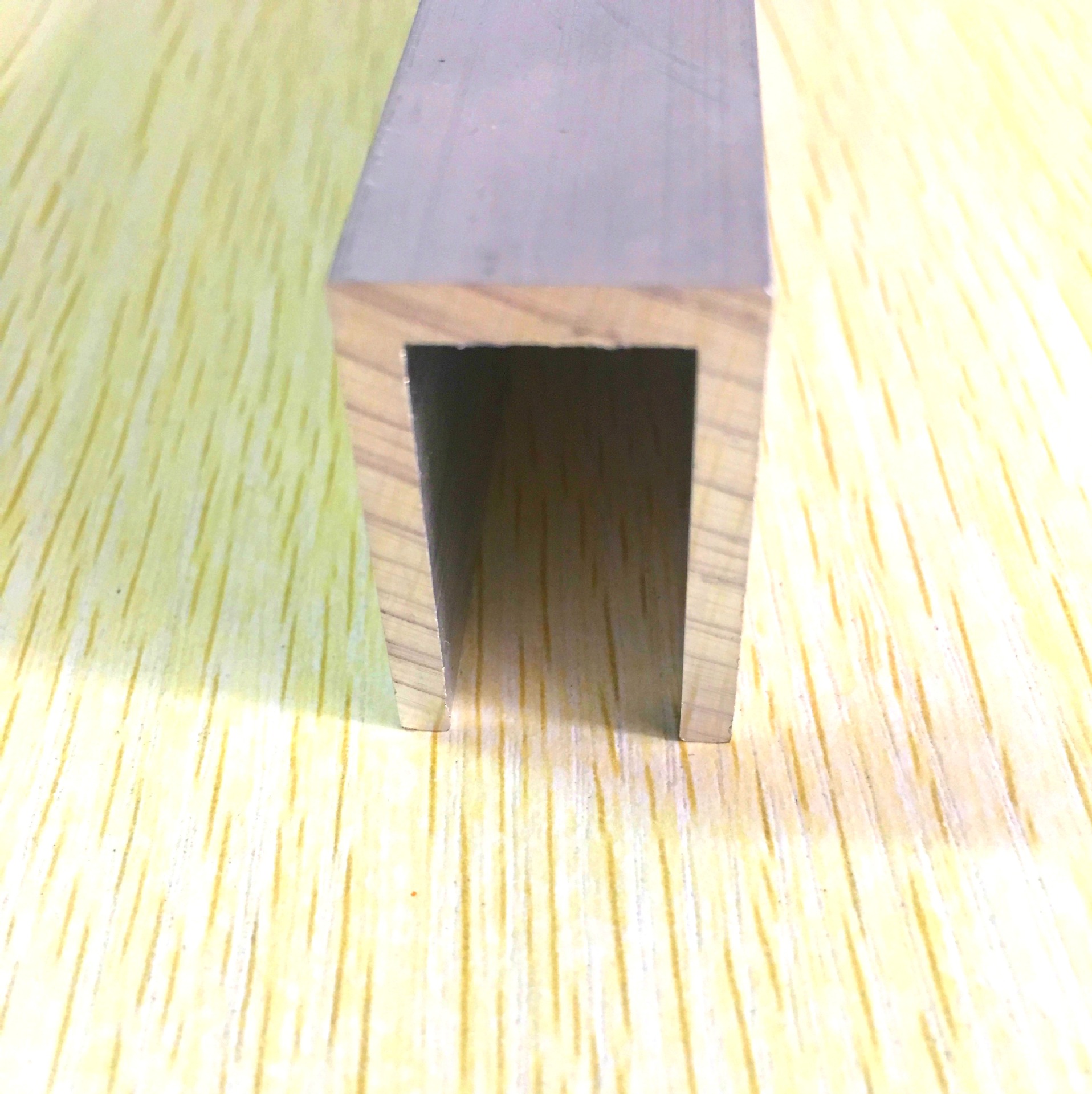 铝型材cnc加工铝合金U型槽建筑框架连接件挤压喷砂氧化厂