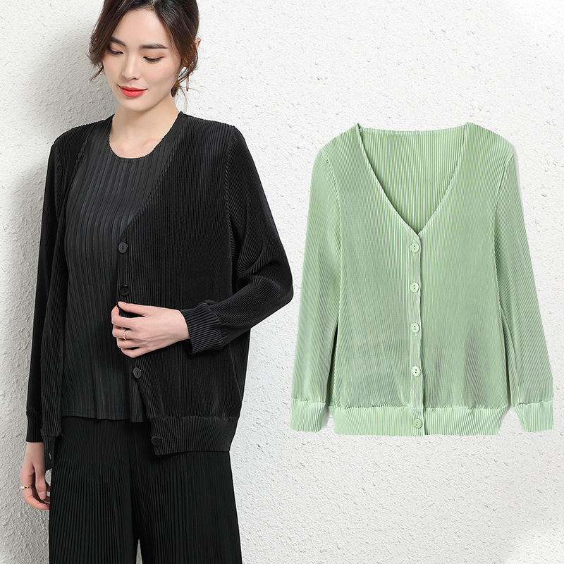 气质宽松褶皱短外套女春秋中老年妈妈V领长袖单排扣束口三宅开衫
