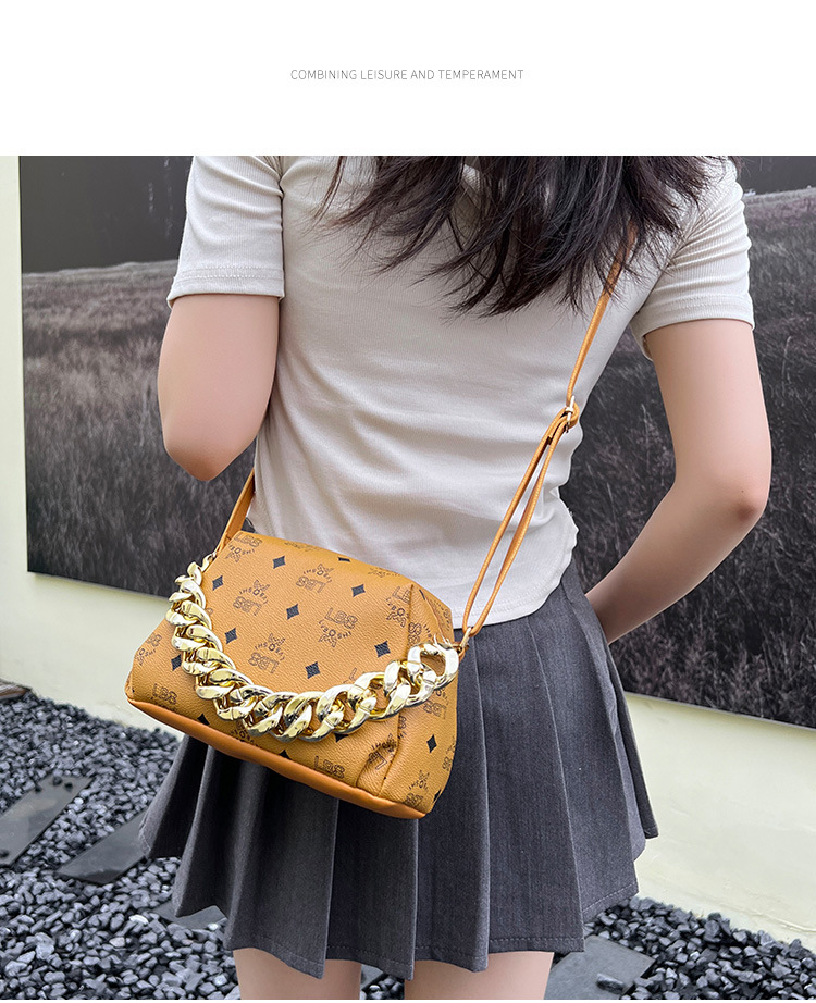 Xiaoxiangfeng handbag 2023 new mobile phone bag crossbody bag women's large capacity cosmetic bag printed shoulder bag_voghion.com