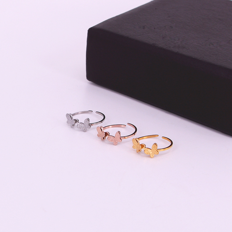 Anello farfalla aperto regolabile opaco impilabile_voghion.com