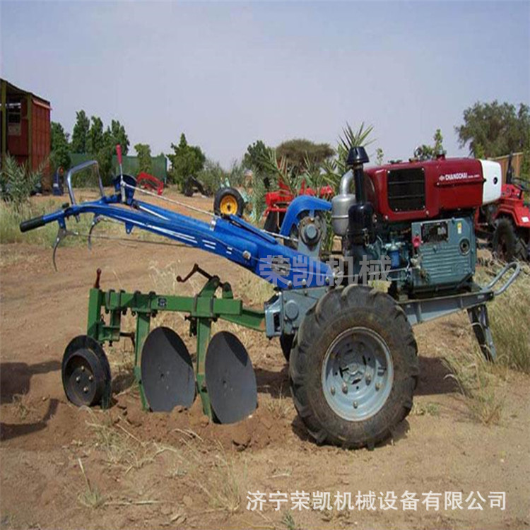 风冷15马力柴油手扶拖拉机圆盘式翻土犁地机水旱田座驾旋耕打田机