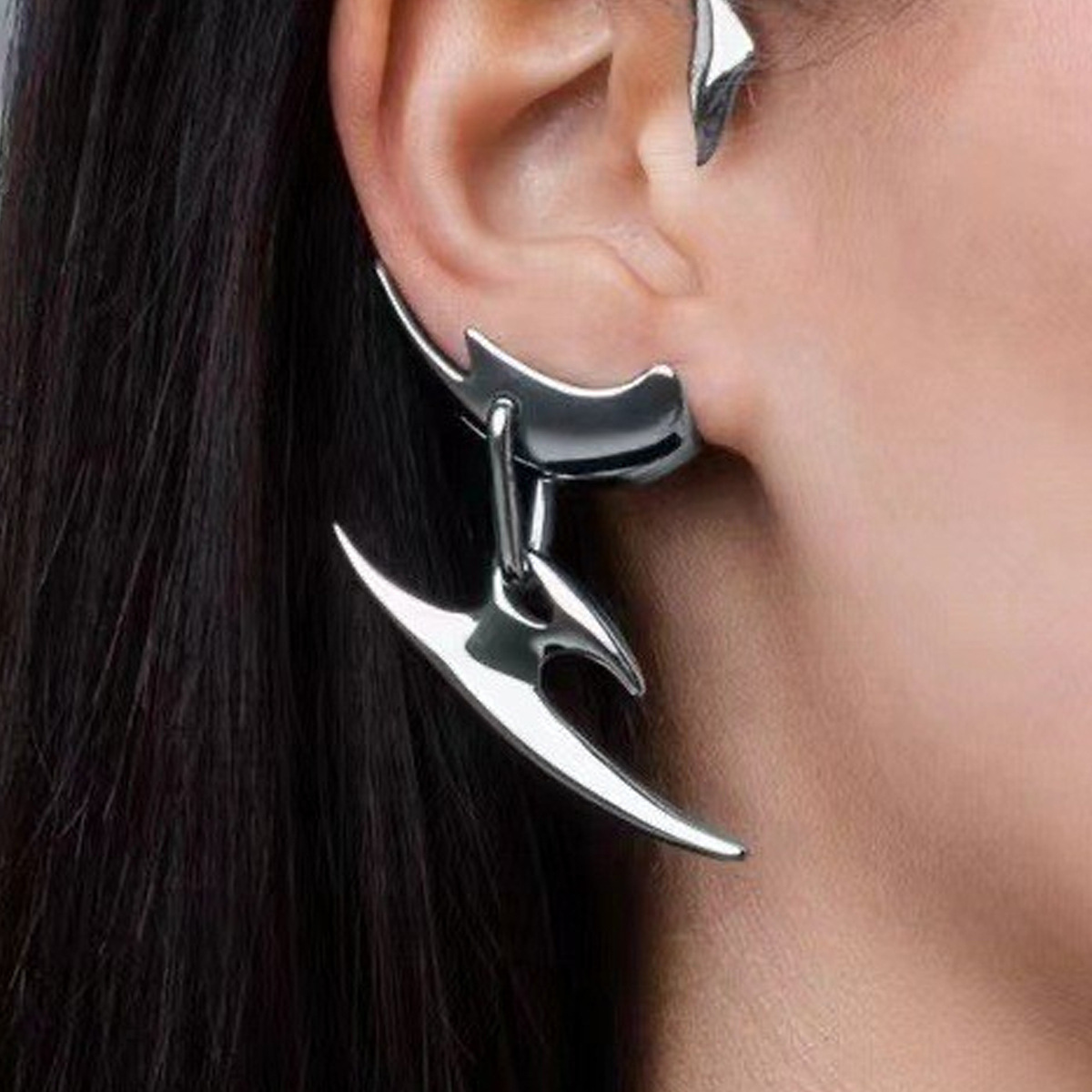 European and American Mechanical Style Cyberpunk Earrings without Ear Holes Personalized Hip-Hop Sweet Cool Dart-shaped Dagger-style Earbone Clip Earrings