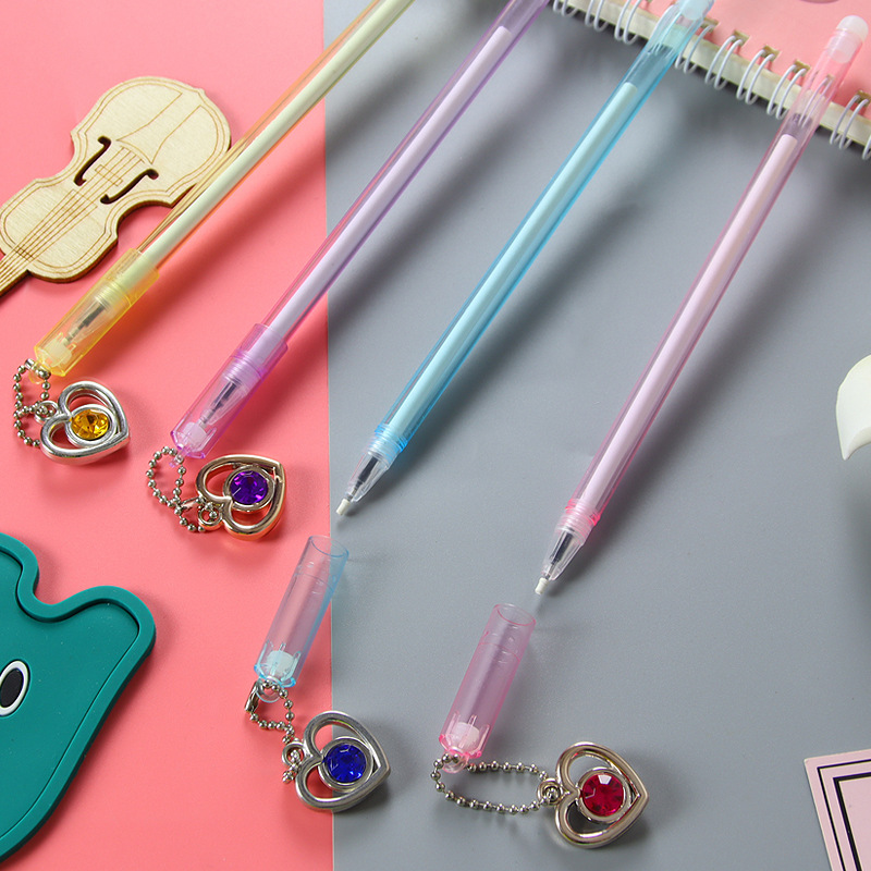 Creativo joya amor colgante gel pen ins chica corazón colgante pluma estudiante negro pluma de agua oficina firma pluma