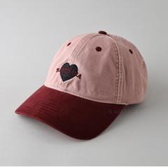 春夏の愛のアルファベットの刺繍は色の野球の帽子の女性のファッションの潮流にぶつかります。