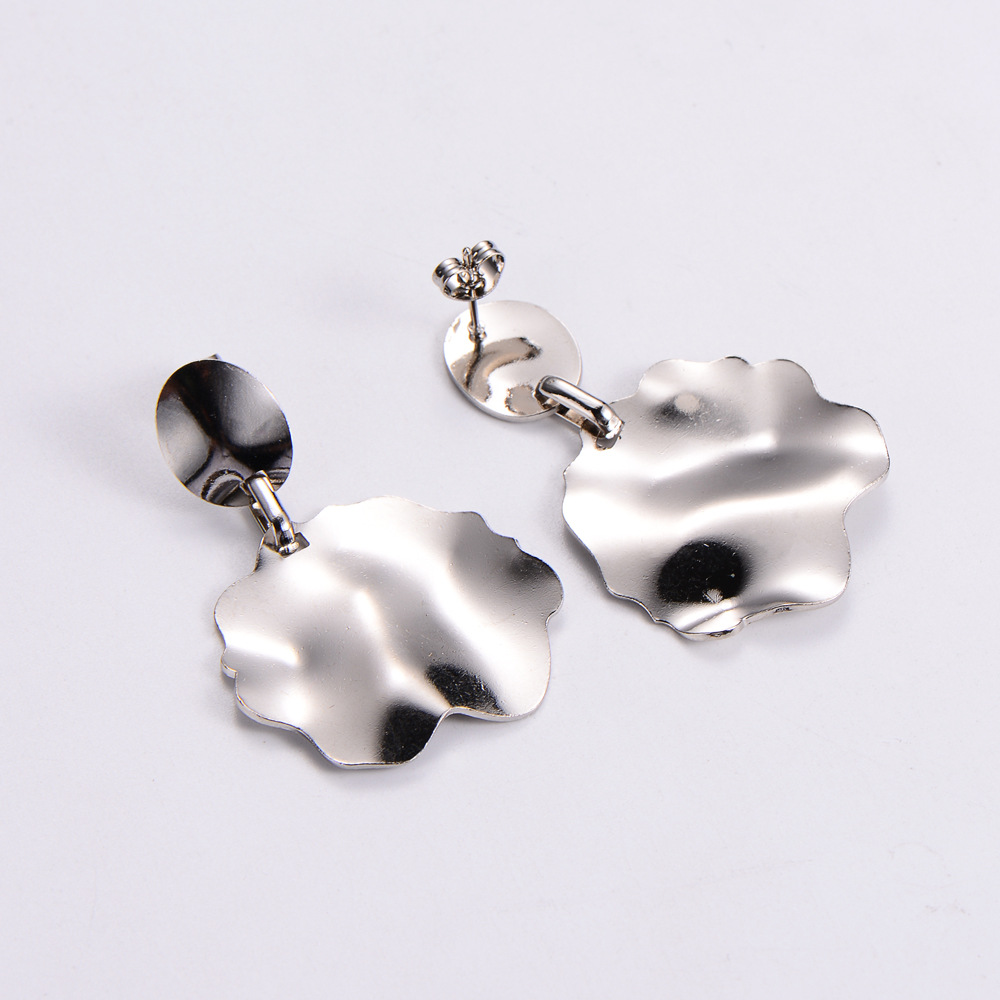 Einfacher Stil Irregulär Rostfreier Stahl Ohrringe Überzug Edelstahl Ohrringe display picture 2