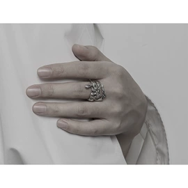 戒指;耳环;项链