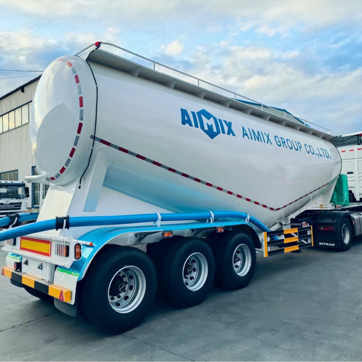 Cross-Border Lightweight Bulk Cement Tank Truck 55 Cubic Ash Powder Tank Semi-Trailer Transport Vehicle for Large-Scale Use