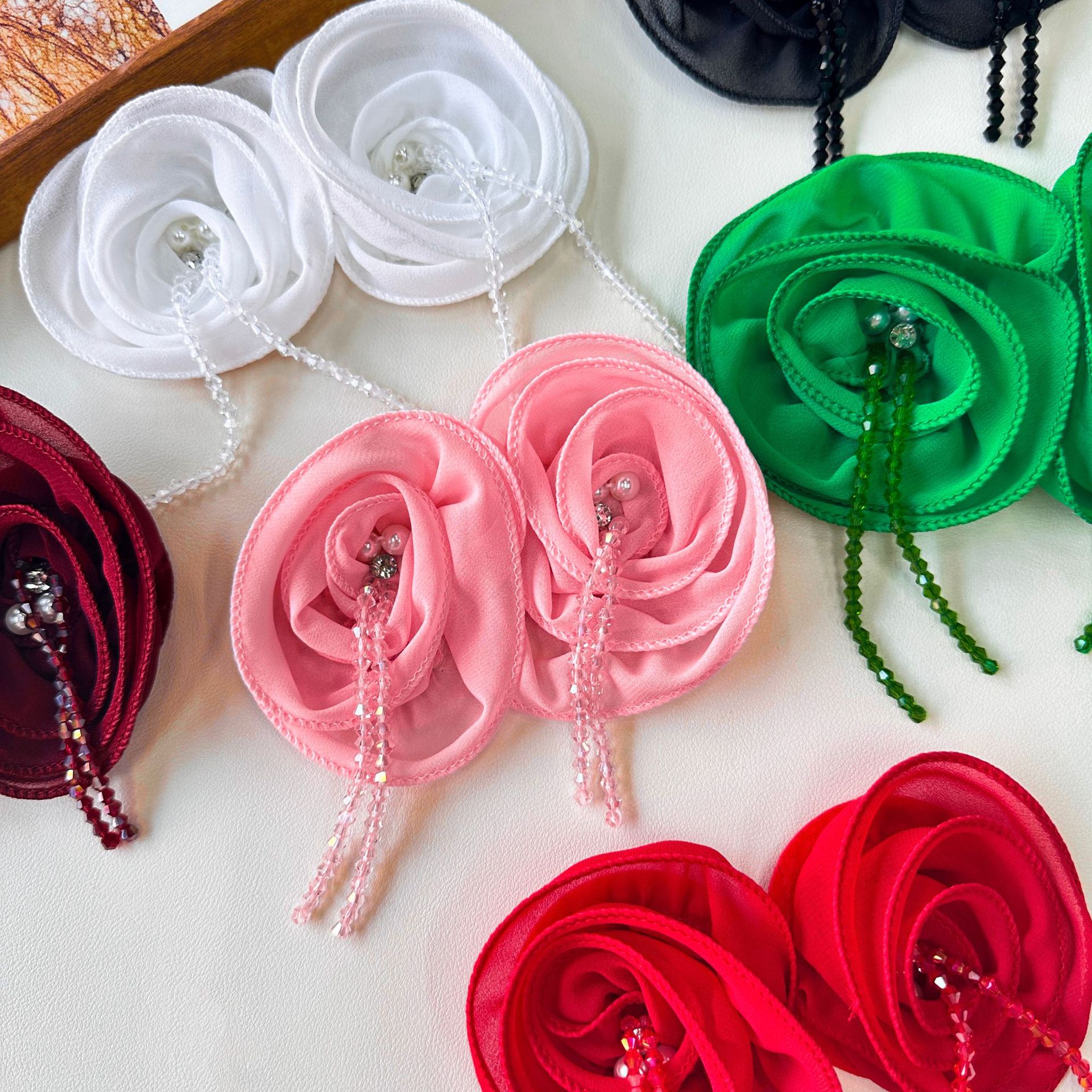15cm en stock mariposa de nieve flor fringe colgante DIY tocado agarrar clip pecho flor maleta zapatos sombreros accesorios de ropa
