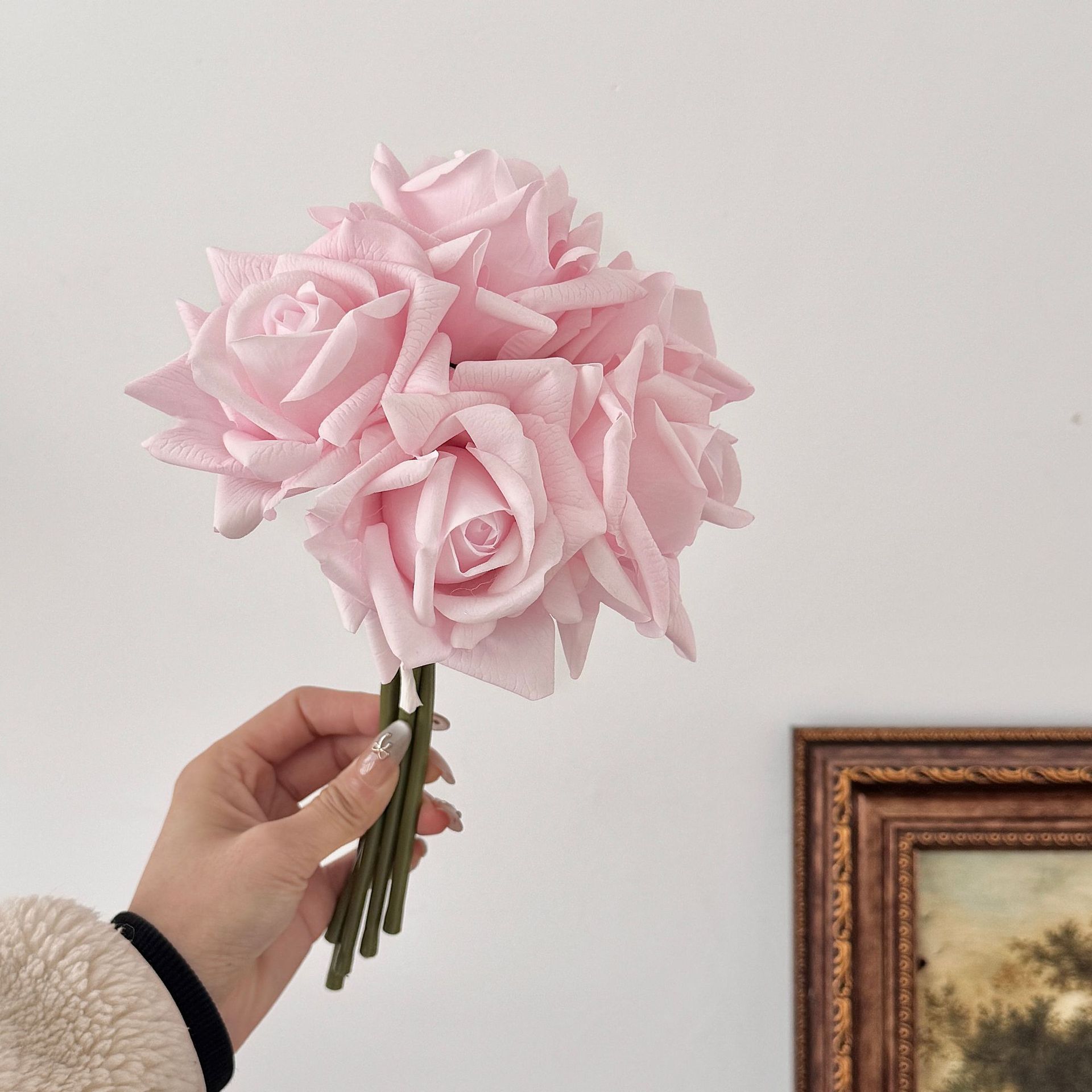 Ramo de rosas hidratante de alta calidad, flores artificiales, flores falsas, accesorios para fotografía, arreglo floral de mano, decoración del hogar.