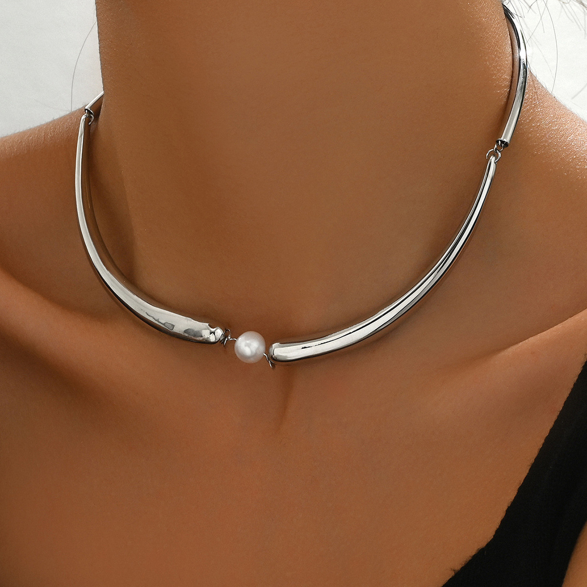 Geometric Bent-claw Pearl Clavicle Necklace Designer-style Women’s Necklace Versatile Long Chain Women’s Jewelry—perfect As A Gift For Girlfriend._voghion.com