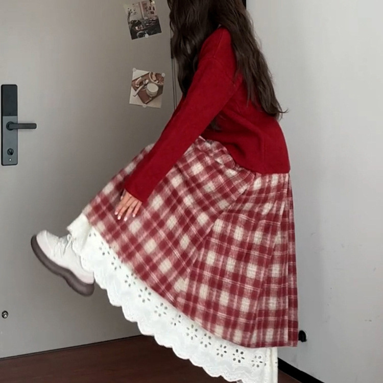 红色格纹针织毛衣连衣裙子女冬季2025新款新年战袍设计感长裙套装