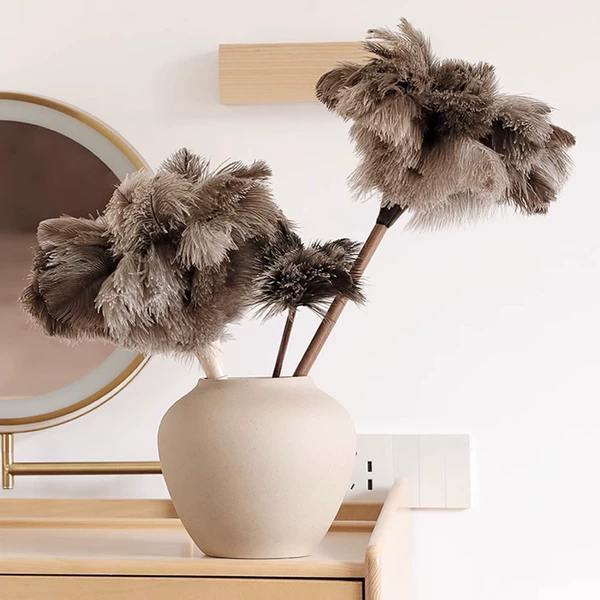 Electrostatic Real Ostrich Feather Duster for Household Dust Removal and Non-Shedding Car Cleaning Dust Sweeping Thickeneded Feather Duster for Cleaning