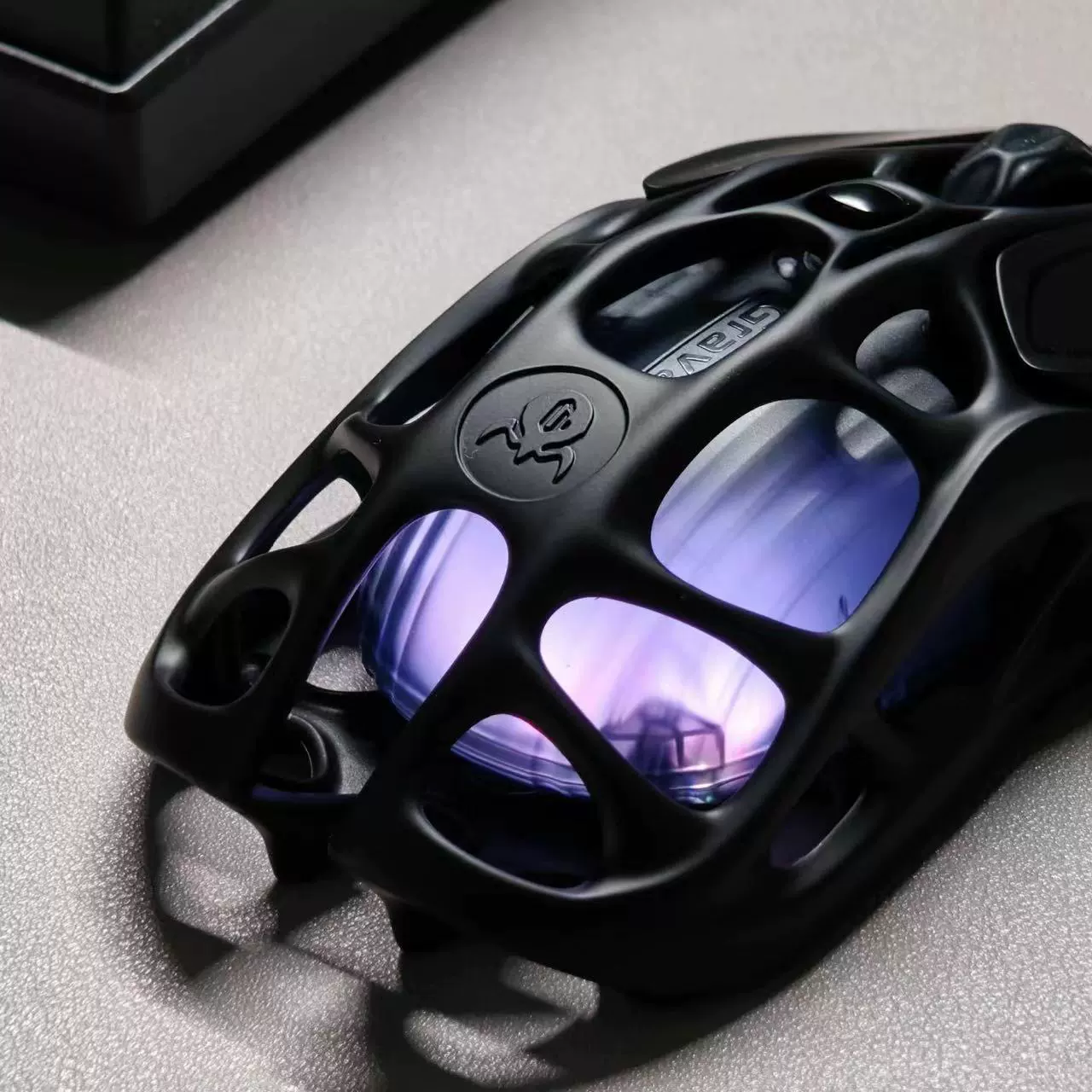 Gravity Planet cocoon mouse wireless charging Bluetooth e-sports three-mode mouse PAW3395RGB genuine personality
