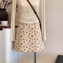 复古碎花设计气质包臀短裙女感灯芯绒半身裙秋冬A字小高腰东南亚