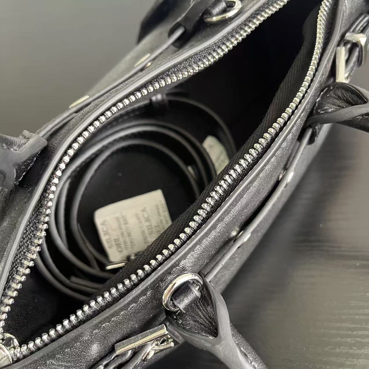 한국 스타일 패션 레트로 바게트 가방 여성 2024 새로운 패션 인기 언더암 숄더백 볼링 핸드백