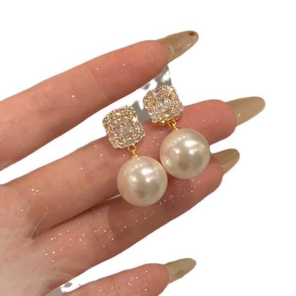 Square fashionable elegant earrings with zircon from pearl
