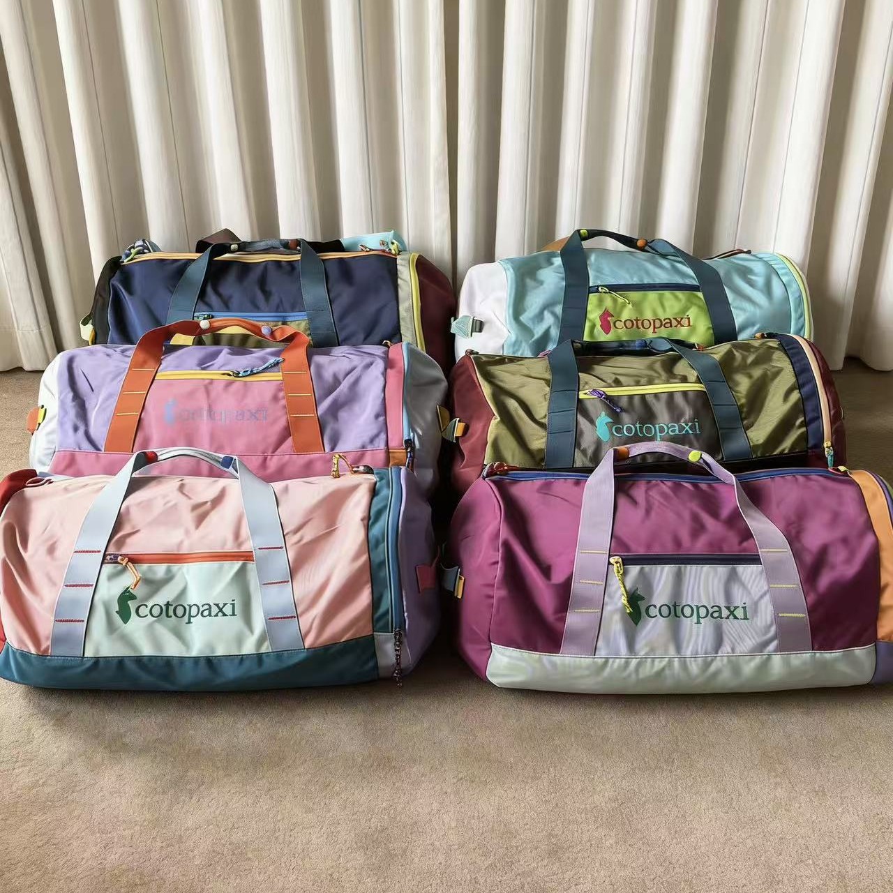 美洲羊驼新品多巴胺32L手提包大容量百搭旅行健身行李包可折