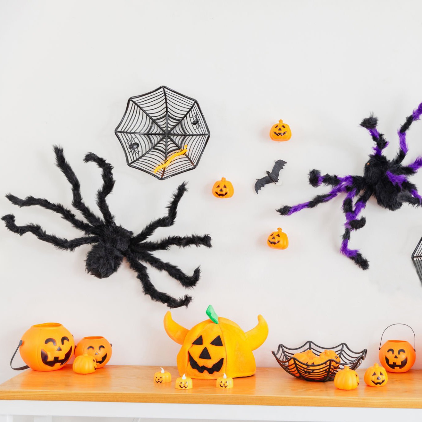 Spider-Man Halloween Black Party Bar Decoración Spider Props Todo el mundo extraña Spider de peluche negro