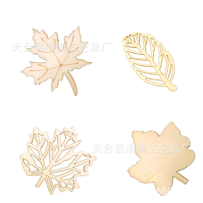Creativo talla en forma de hoja de madera chips de cuatro mixta DIY hueco hoja de arce forma decorativa de madera chips colgante de Navidad