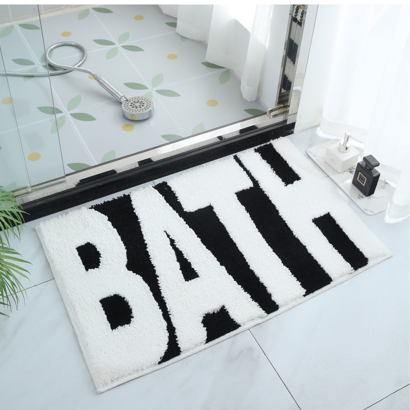 Transfronteriza engrosada flocado alfombra de piso absorbente baño letras suaves blanco y negro alfombra de baño simple alfombra de piso del hogar