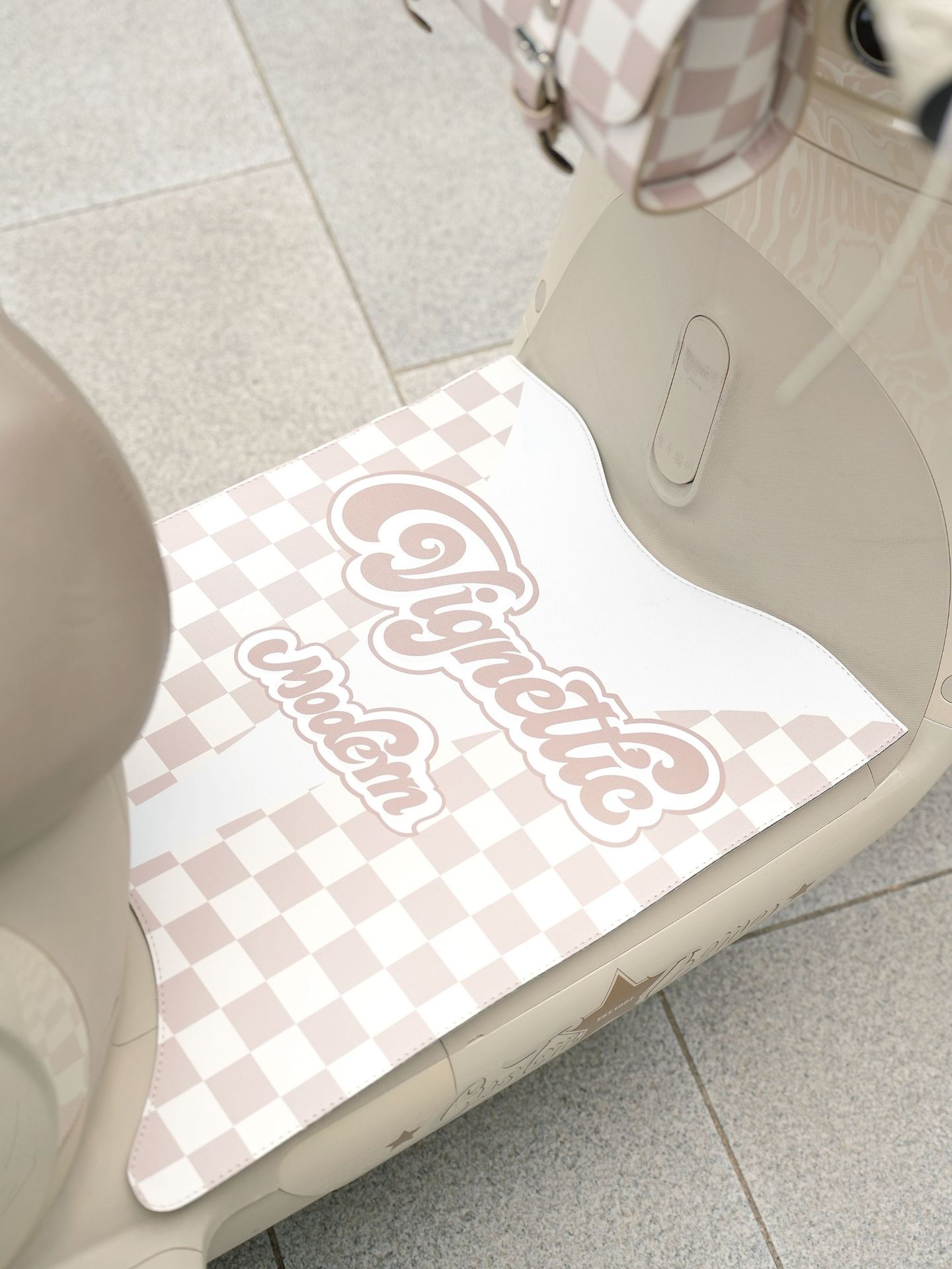 Suitable for Yadi Modern Bloom Special Electric Vehicle Foot Mats, No Need for Cutting, Imitation Leather, Dirt-Resistant, Wear-Resistant, Waterproof Foot Mats