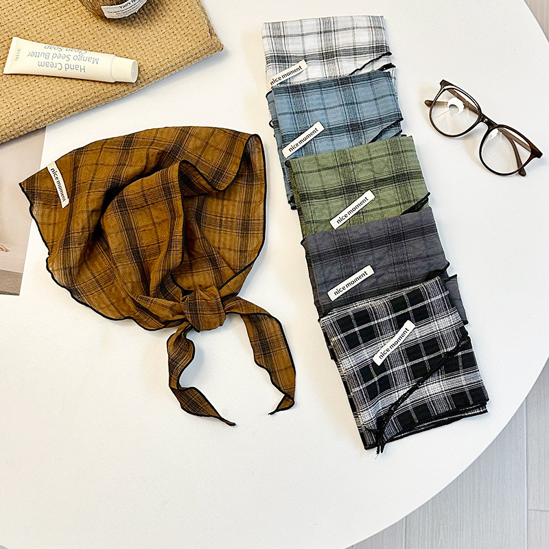 Bufanda triangular para mujer, estilo fino de primavera y verano, bufanda de seda literaria retro, bufanda para el cuello, pañuelo japonés a cuadros de algodón y lino, cinturón para el cabello, cabello atado
