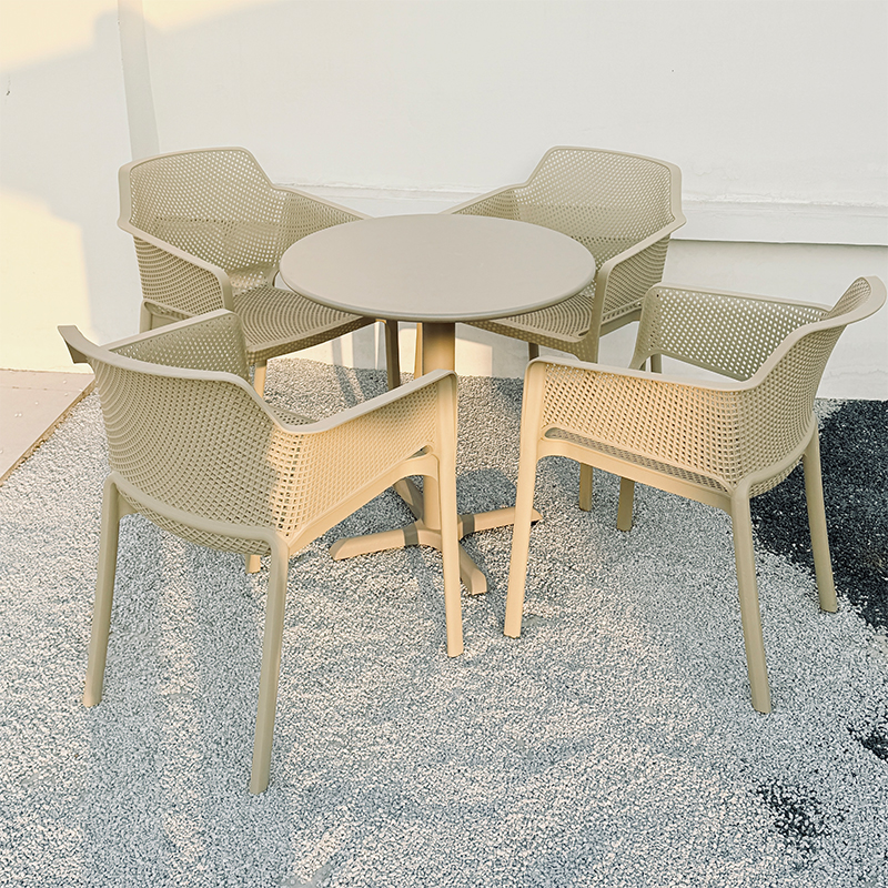 Mesa y silla de patio al aire libre combinación de balcón al aire libre zona de ocio jardín tienda de té de leche de plástico exterior impermeable y protector solar
