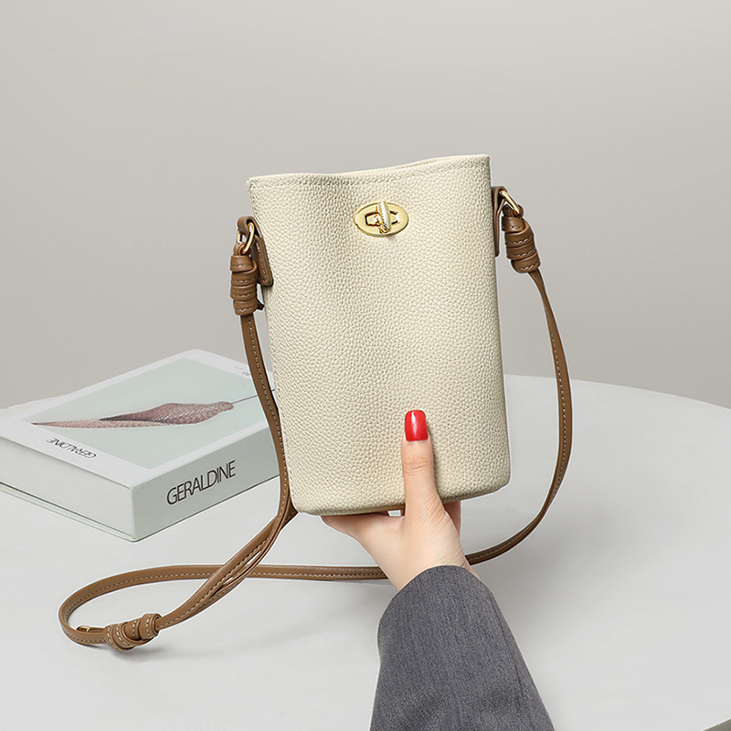 Borsa a tracolla piccola in vera pelle per cellulare 2024, nuova grande capacità, tracolla da donna, sensazione di alta qualità, secchiello in pelle di mucca_voghion.com
