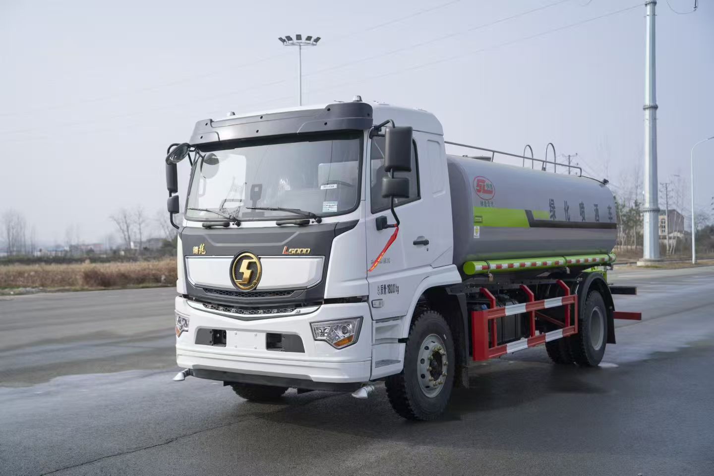 15-ton new Shacman Delong L5000 road sprinkler truck, landscaping fog cannon spraying truck, 30m spray truck