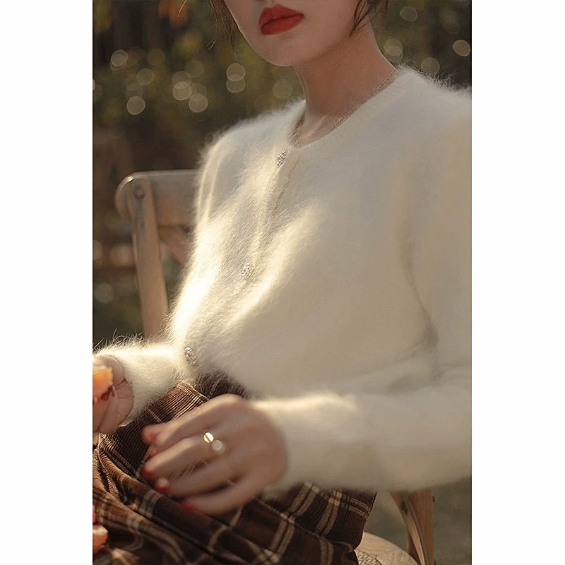 Белый плюшевый трикотажный кардиган женский ранняя весна новый мягкий восковой японский ленивый ветер морской конь шерстяной свитер куртка