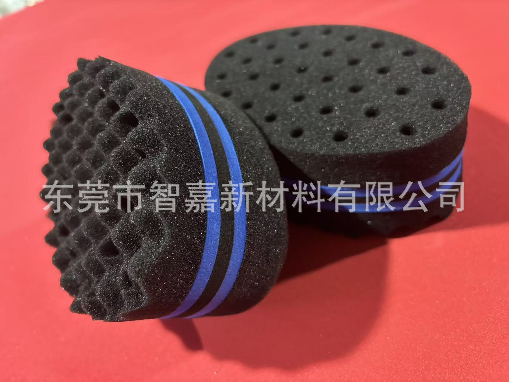 Fuente oval agujero negro rizador de pelo guante esponja negro fábrica de esponja caliente transfronteriza