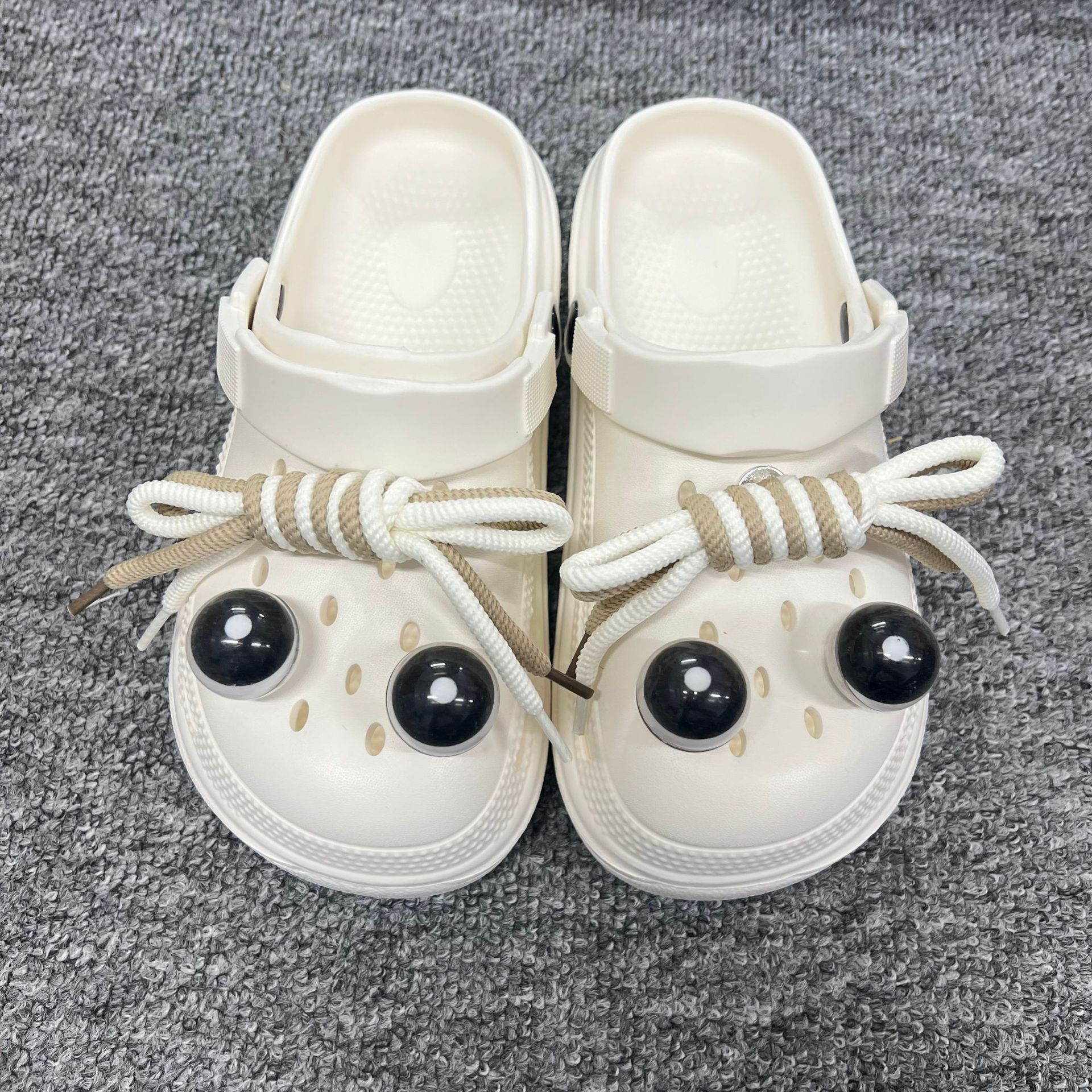 하얀 눈 신발끈