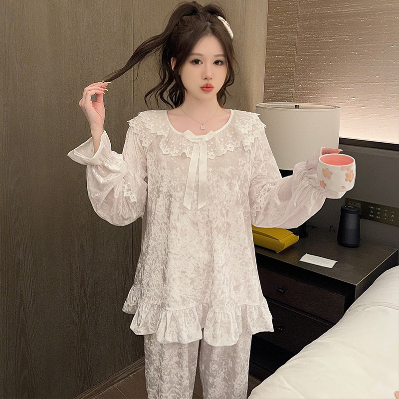 5812  다이아몬드 벨벳 파자마 여성의 가을과 겨울 새로운 긴 소매 크루 넥 레이스 프린세스 스타일 외부 의류